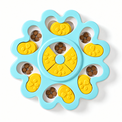 Puzzle à friandises bleu et jaune vu de dessus, avec croquettes