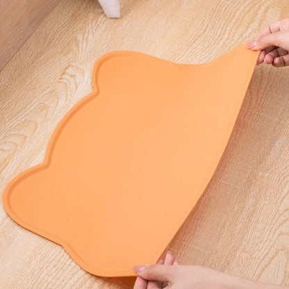 Tapis de gamelle en silicone souple tenu à deux mains